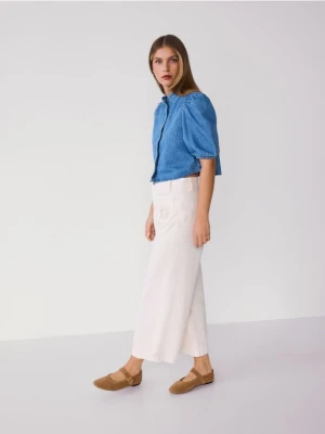 Reserved - Jeansy culotte z haftem - biały