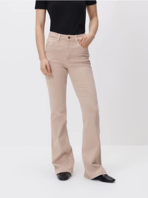 Reserved - Jeansy flare - beżowy
