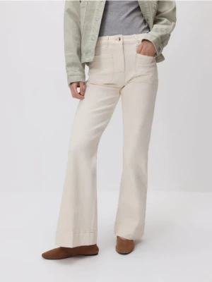 Reserved - Jeansy flare - kremowy
