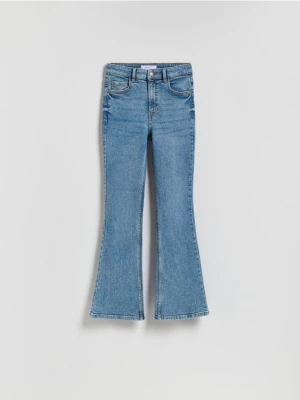 Reserved - Jeansy flare z krótszą nogawką - niebieski