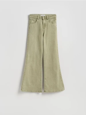 Reserved - Jeansy flare z wysokim stanem - zielony