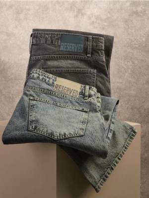 Reserved - Jeansy loose z efektem sprania - indigo jeans
