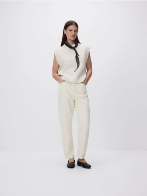 Reserved - Jeansy mom fit - kremowy