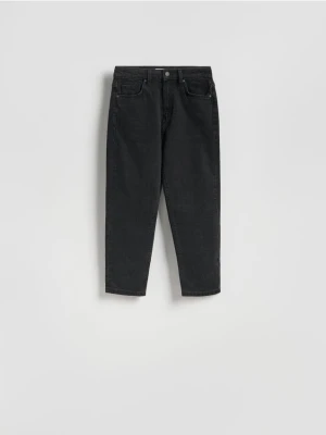 Reserved - Jeansy mom fit z krótszą nogawką - czarny