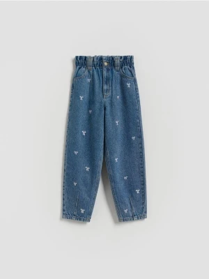 Reserved - Jeansy paperbag z haftem - niebieski