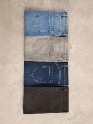Reserved - Jeansy slim fit push up - czarny