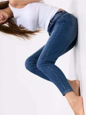 Reserved - Jeansy slim fit push up - niebieski