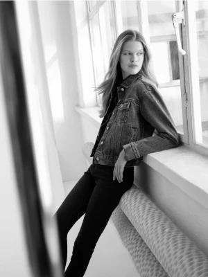 Reserved - Jeansy slim fit z wysokim stanem - czarny