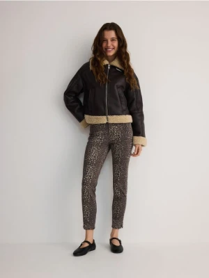 Reserved - Jeansy slim fit ze zwierzęcym nadrukiem - wielobarwny