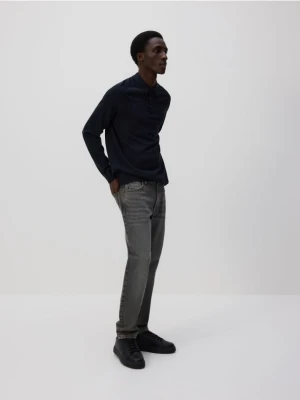 Reserved - Jeansy slim z efektem sprania - szary