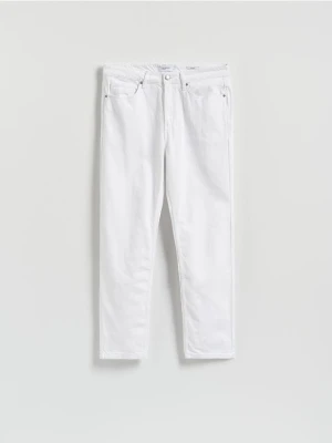 Reserved - Jeansy straight fit - biały