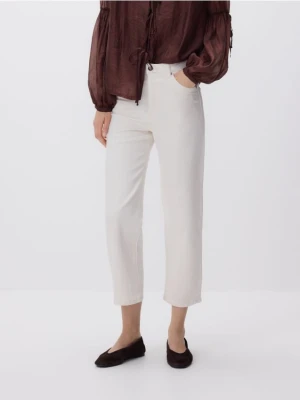 Reserved - Jeansy straight fit - złamana biel