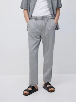 Reserved - Jeansy straight z dodatkiem lyocellu - jasnoszary
