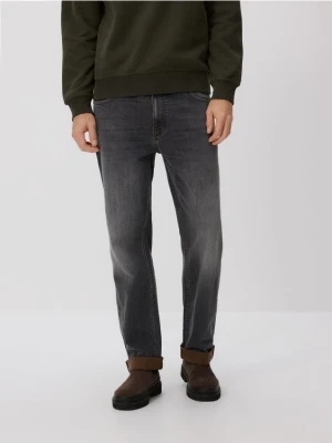 Reserved - Jeansy straight z efektem sprania - czarny