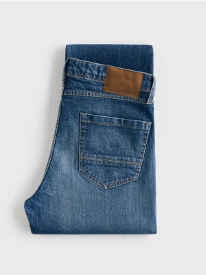 Reserved - Jeansy straight z efektem sprania - niebieski