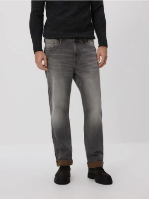Reserved - Jeansy straight z efektem sprania - szary