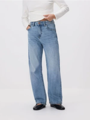 Reserved - Jeansy straight z krótszą nogawką - niebieski