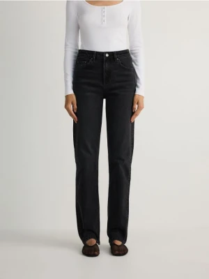 Reserved - Jeansy straight z wysokim stanem - czarny