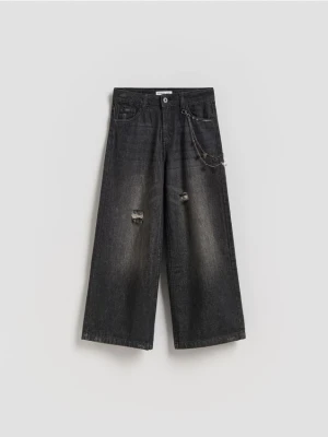 Reserved - Jeansy super wide leg z breloczkiem - czarny