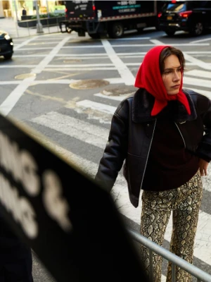 Reserved - Jeansy w zwierzęcy wzór - wielobarwny