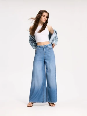 Reserved - Jeansy wide leg - niebieski
