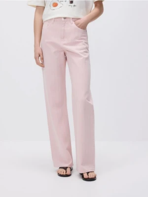 Reserved - Jeansy wide leg w prążek - różowy