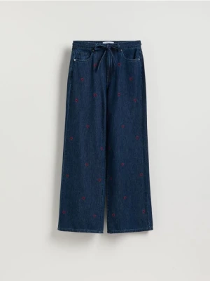Reserved - Jeansy wide leg z haftem - granatowy