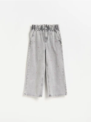 Reserved - Jeansy wide leg z haftem - jasnoszary