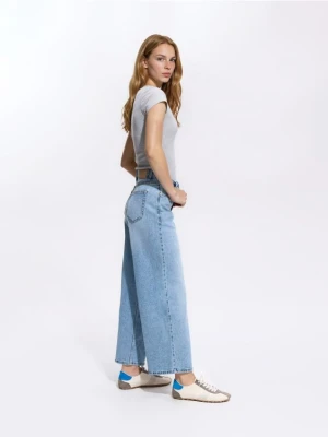 Reserved - Jeansy wide leg z krótszą nogawką - niebieski