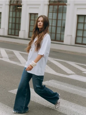 Reserved - Jeansy wide leg z naszywanymi kieszeniami - niebieski