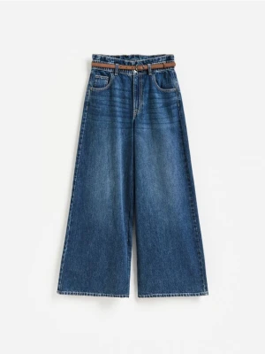 Reserved - Jeansy wide leg z paskiem - granatowy