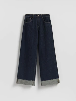 Reserved - Jeansy wide leg z podwinięciem - granatowy