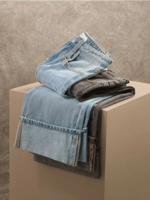 Reserved - Jeansy wide leg z podwiniętą nogawką - niebieski