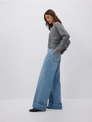 Reserved - Jeansy wide leg z podwiniętą nogawką - niebieski