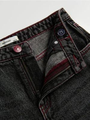 Reserved - Jeansy wide leg z podwiniętą nogawką - szary