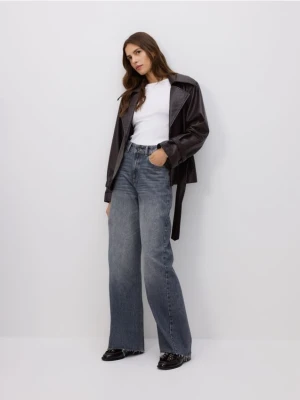 Reserved - Jeansy wide leg z przeszyciami - szary