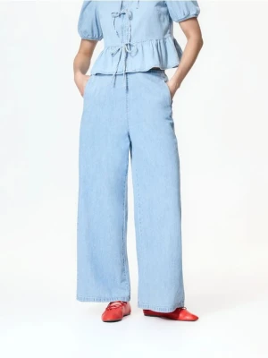 Reserved - Jeansy wide leg z wiązaniem - niebieski