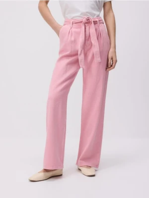 Reserved - Jeansy wide leg z wiązaniem - różowy
