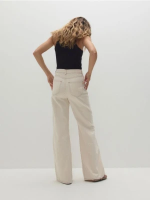 Reserved - Jeansy wide leg - złamana biel