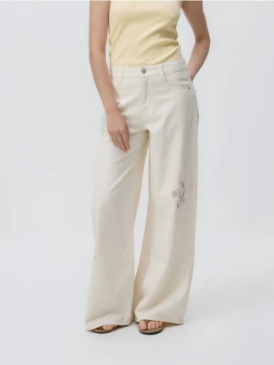 Reserved - Jeansy wide leg - złamana biel