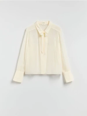 Reserved - Jedwabna koszula z wiązaniem - złamana biel
