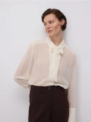 Zdjęcie produktu Reserved - Jedwabna koszula z wiązaniem - złamana biel