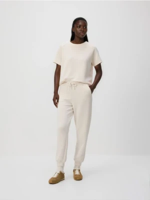 Reserved - Joggery z modalem - beżowy