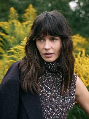 Reserved - Kamizelka z metalizowaną nicią - burgundowy