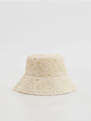 Reserved - Kapelusz bucket hat - złamana biel