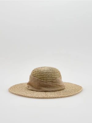 Reserved - Kapelusz z paskiem - złamana biel