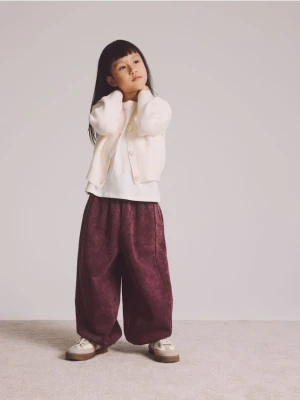 Reserved - Kardigan z dodatkiem wiskozy - złamana biel