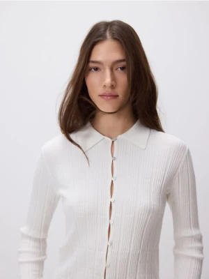 Reserved - Kardigan z kołnierzykiem - złamana biel