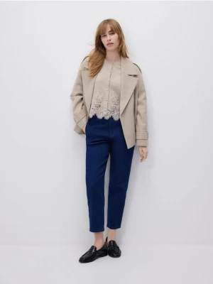 Reserved - Kardigan z koronkowym wykończeniem - beżowy