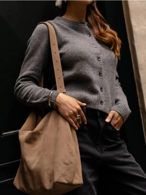 Reserved - Kardigan z obniżoną linią ramion - szary